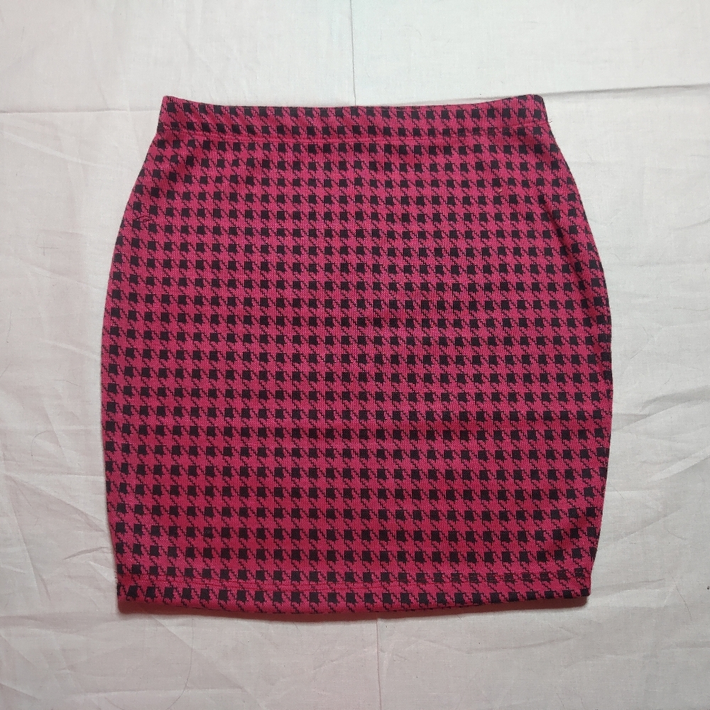 Popular 21 Skirt Women's Small Pink Black Checkered Pull On Mini Skirt NWOT